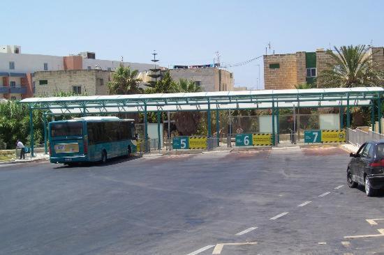 Scicluna 2 Bedroom Apartment - Bus Terminus Bahía de San Pablo Exterior foto